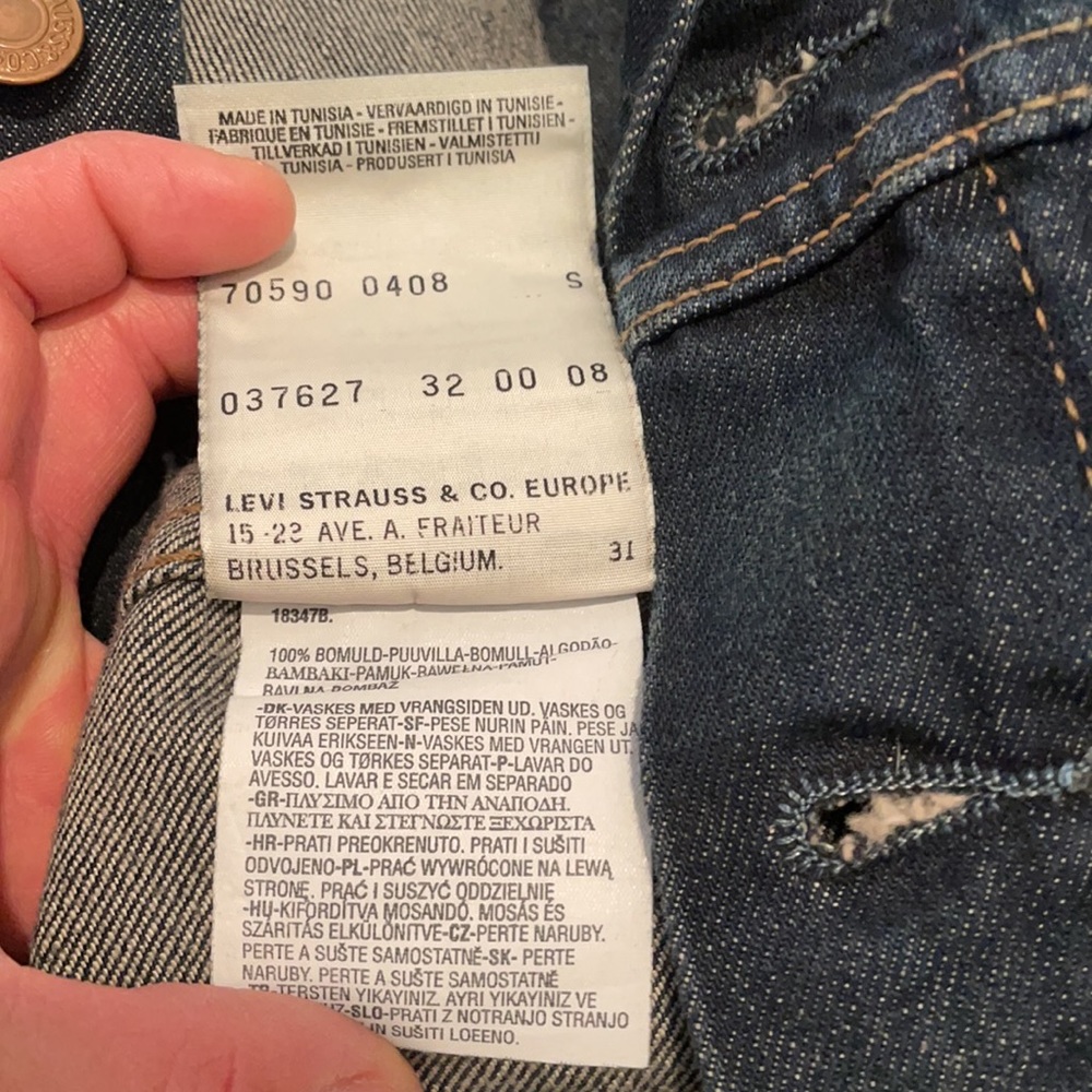 Vintage custom Levi’s women’s jean jacket from the UK size small - Picture 8 of 8